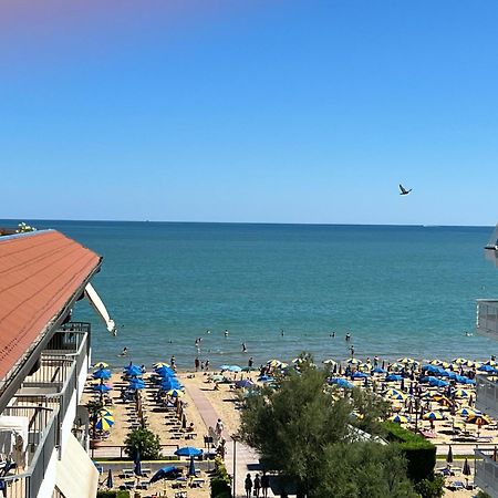 Blue Moon Penthouse Lido di Jesolo Exterior foto