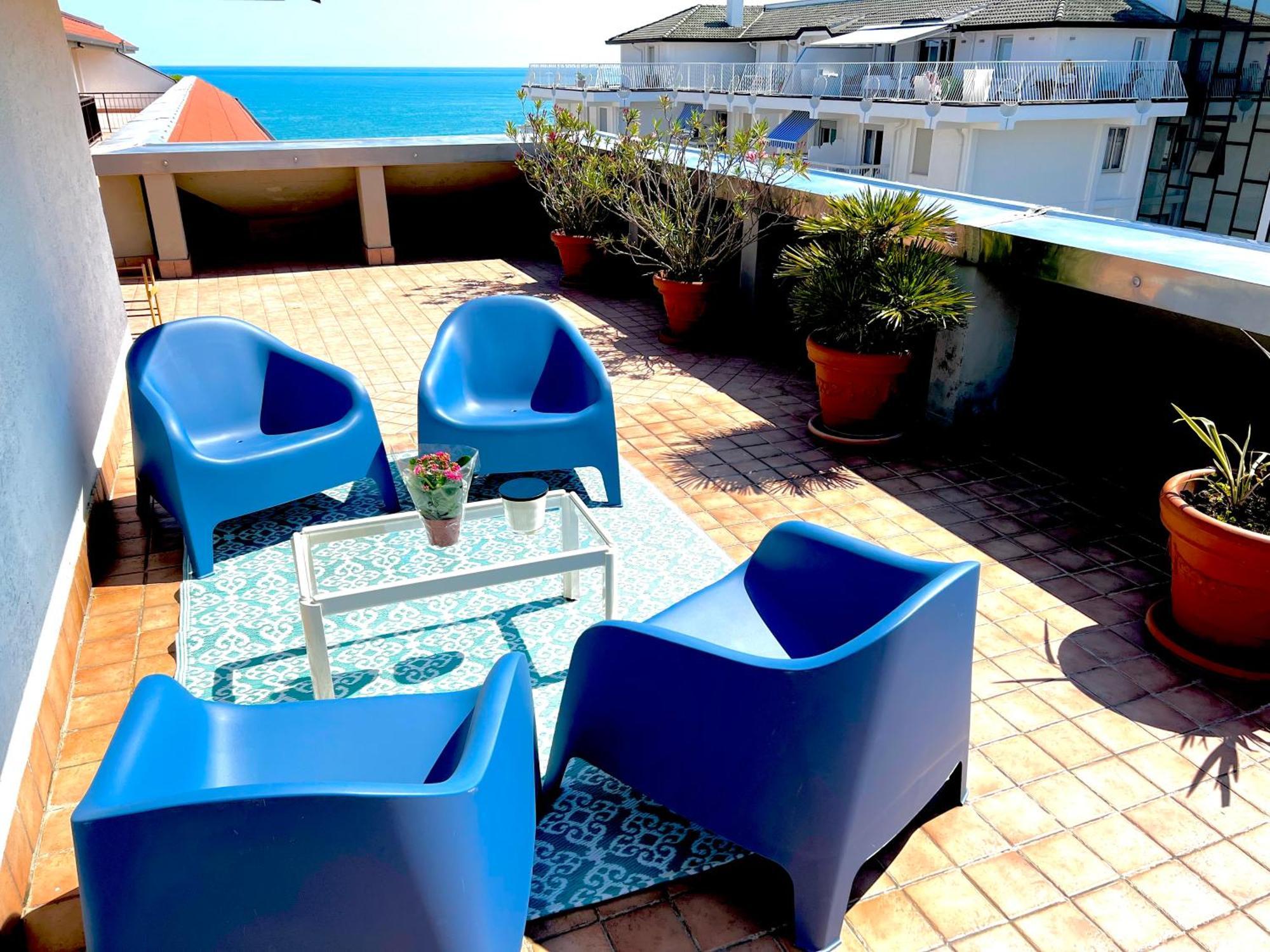 Blue Moon Penthouse Lido di Jesolo Exterior foto